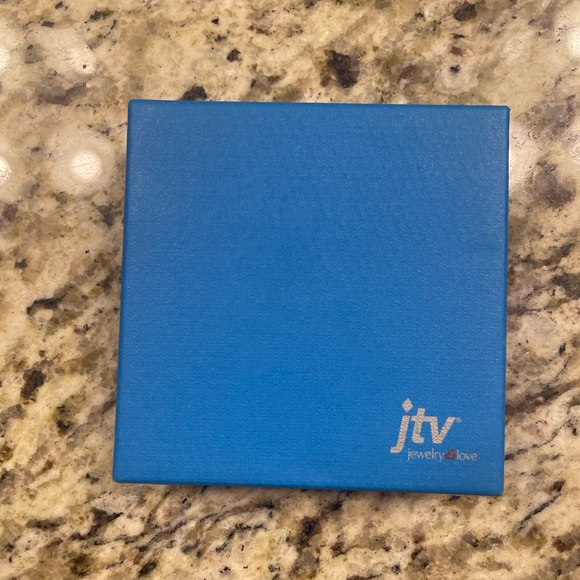 Sterling silver hoop earrings. NWT. Never worn. - Picture 3 of 4